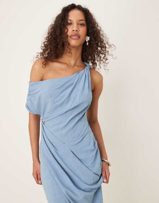 ASOS DESIGN - Vestito midi in lino blu denim con gonna a portafoglio e spalle scese intrecciate, 3 di 4