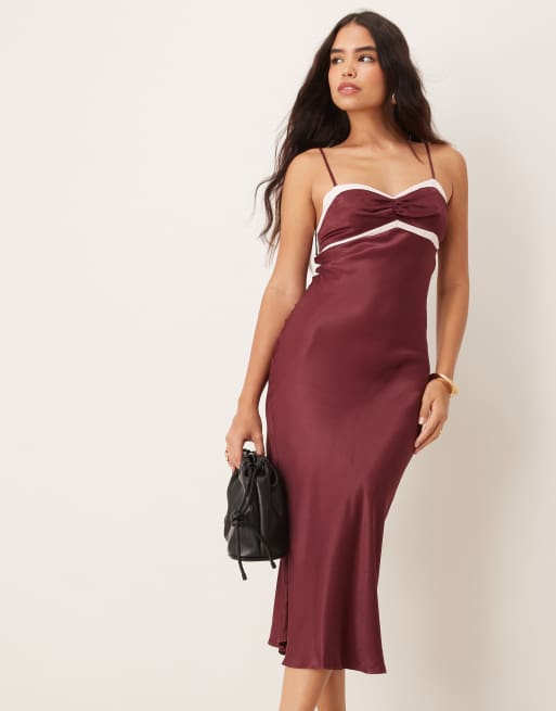 ASOS DESIGN - Vestito midi in raso color bordeaux con coppe sul busto a contrasto