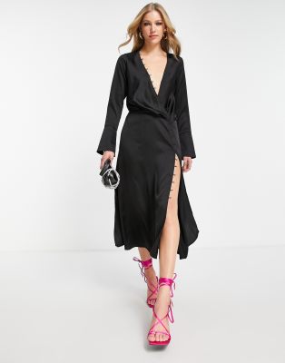 ASOS DESIGN - Vestito midi in raso nero drappeggiato con taglio sbieco e bottoni