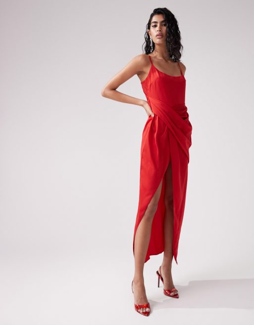 ASOS DESIGN - Vestito midi in raso rosso con gonna drappeggiata e spalline sottili