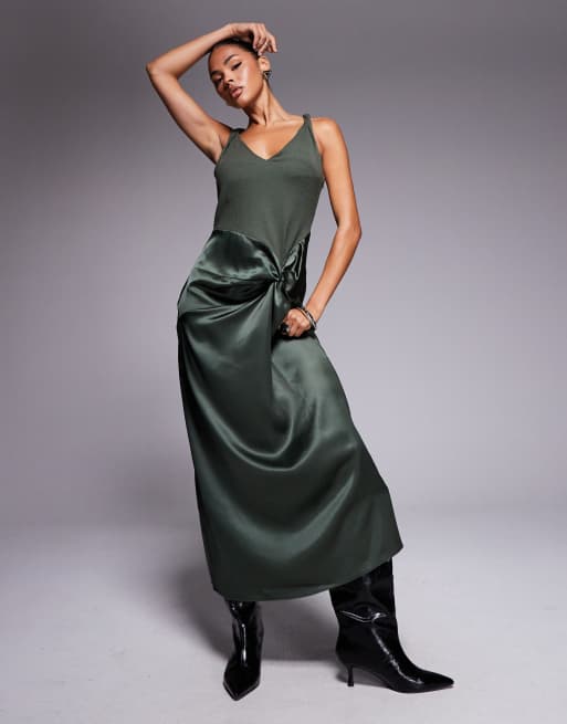 ASOS DESIGN - Vestito midi kaki a coste con gonna in raso e dettaglio incrociato