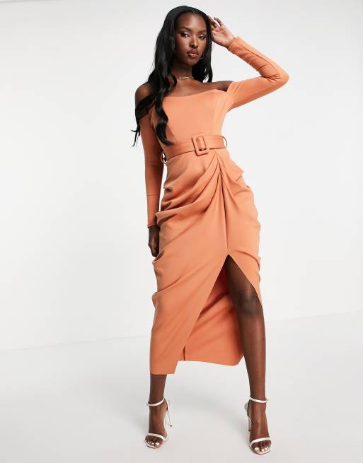 ASOS DESIGN - Vestito midi longuette drappeggiato con scollo alla Bardot e cintura color cuoio chiaro, 4 di 4