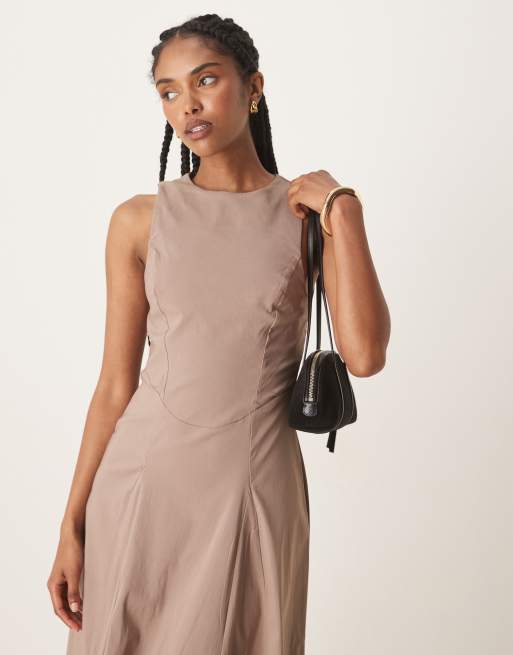 ASOS DESIGN - Vestito midi marrone mocha in bengalina senza maniche con vita stile corsetto, 2 di 4
