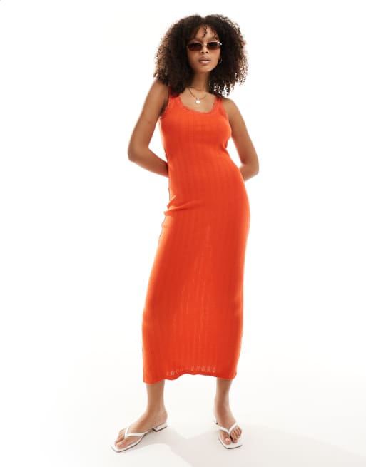 ASOS DESIGN - Vestito midi rosso ciliegia traforato con scollo rotondo e dettagli in pizzo 