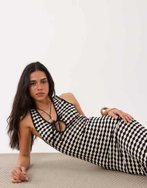 ASOS DESIGN - Vestito midi senza maniche in jersey all'uncinetto monocromatico con apertura a goccia - view 1
