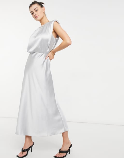 ASOS DESIGN - Vestito midi senza maniche in raso argento