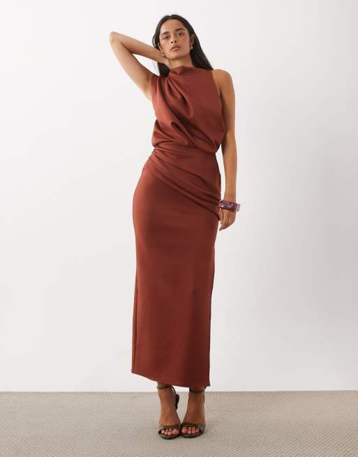 ASOS DESIGN vestito midi strutturato drappeggiato con spacco in tessuto scuba marrone, 2 di 4