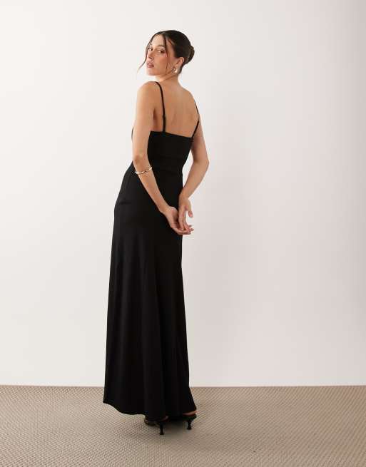 ASOS DESIGN - Vestito midi svasato nero con spalline sottili e reggiseno, 3 di 4
