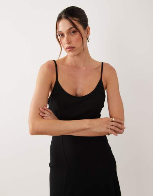 ASOS DESIGN - Vestito midi svasato nero con spalline sottili e reggiseno, 4 di 4