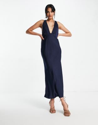 ASOS DESIGN - Vestito midi taglio sbieco con scollo profondo e dorso a vogatore in raso