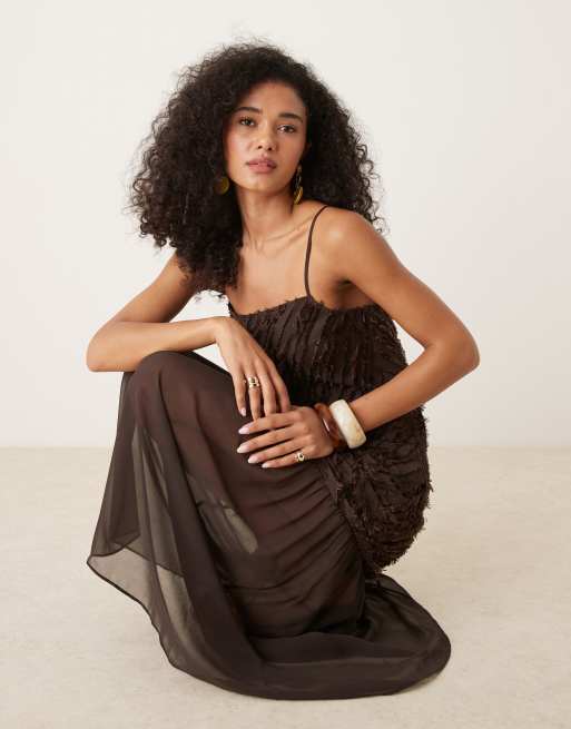 ASOS DESIGN - Vestito midi testurizzato color cioccolato con spalline sottili e vita scesa, 2 di 4