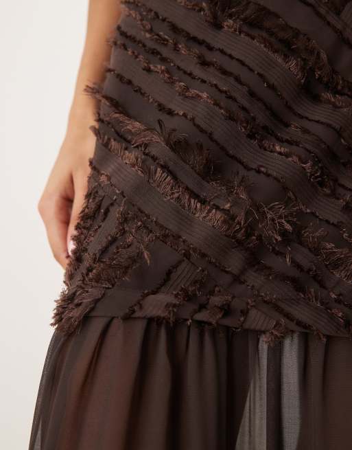 ASOS DESIGN - Vestito midi testurizzato color cioccolato con spalline sottili e vita scesa, 3 di 4