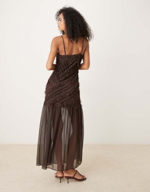 ASOS DESIGN - Vestito midi testurizzato color cioccolato con spalline sottili e vita scesa, 4 di 4