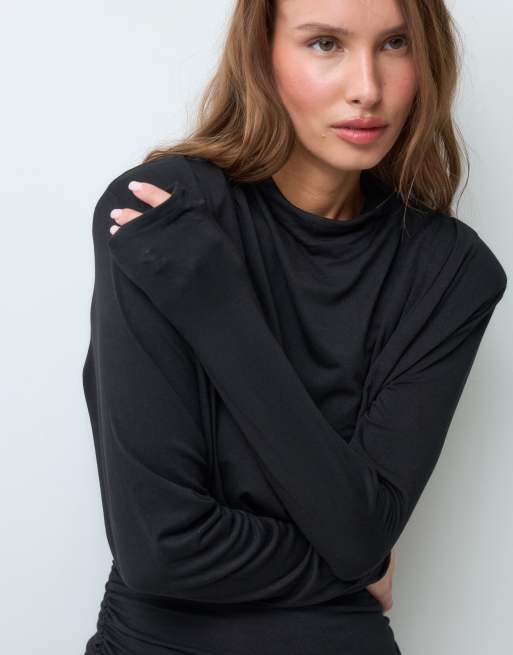 ASOS DESIGN vestito mini blouson nero a maniche lunghe, collo alto e spalline imbottite, 3 di 4