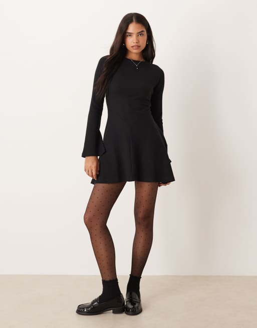 ASOS DESIGN - Vestito skater corto nero a coste con maniche svasate e cuciture a vista, 2 di 4