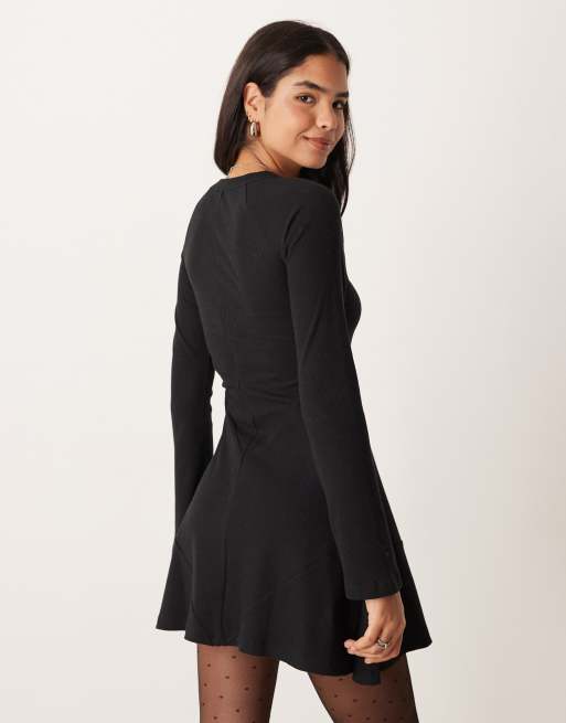 ASOS DESIGN - Vestito skater corto nero a coste con maniche svasate e cuciture a vista, 4 di 4