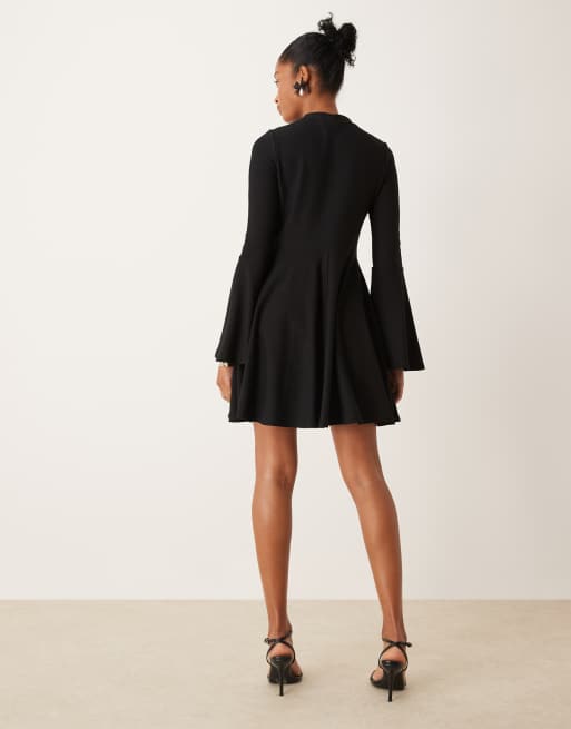 ASOS DESIGN - Vestito skater corto nero con maniche svasate, 4 di 4