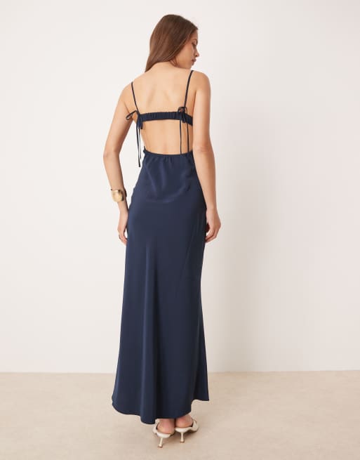ASOS DESIGN - Vestito sottoveste lungo in raso blu navy con spalline sottili e schiena scoperta, 3 di 4