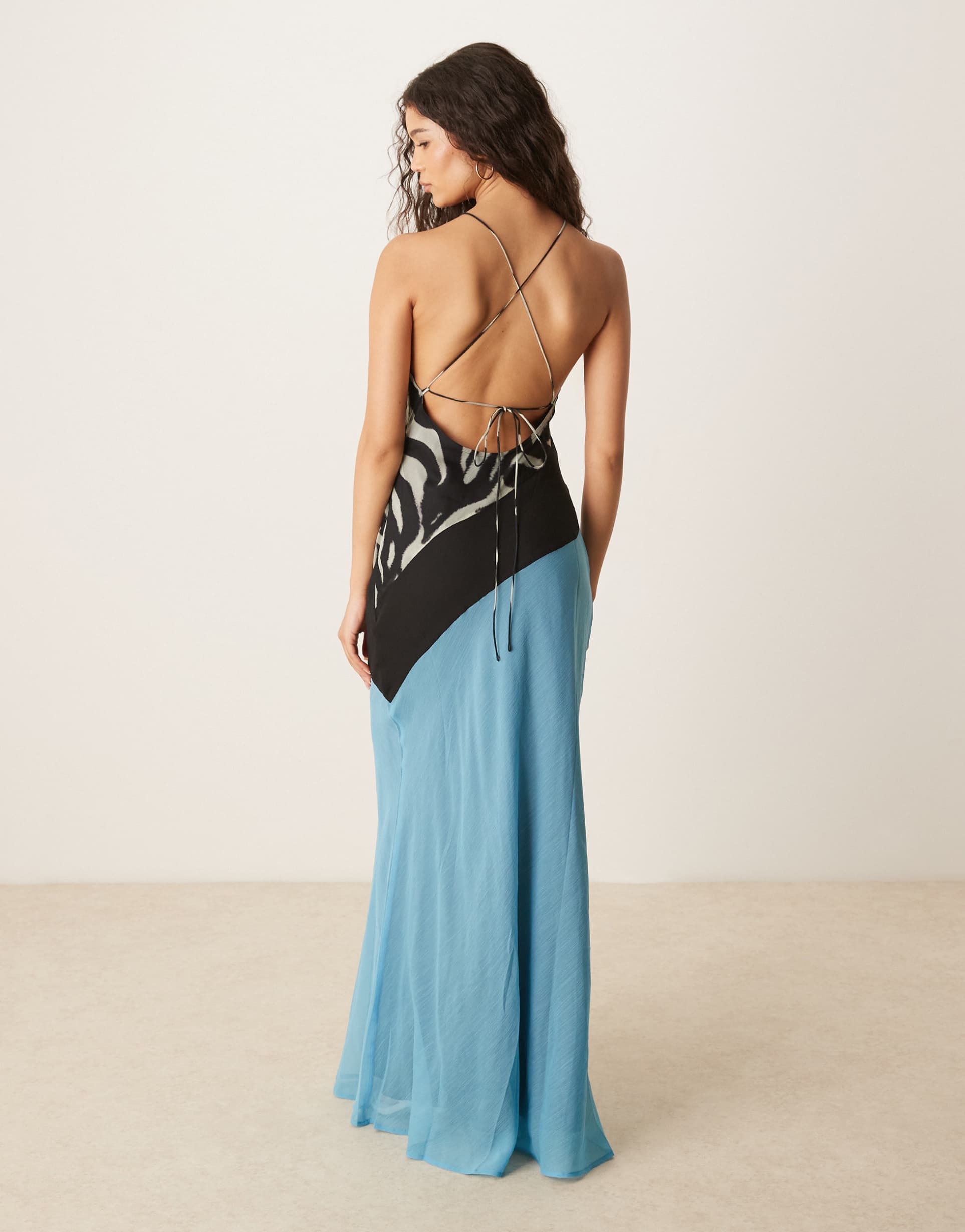 ASOS DESIGN - Vestito sottoveste midi zebrato con scollo a vogatore e cuciture a vista