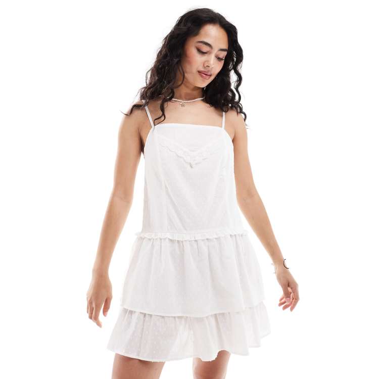 ASOS DESIGN Vestito stile camicia da notte corta in pizzo bianco sporco con spalline sottili e gonna a balze con volant ASOS