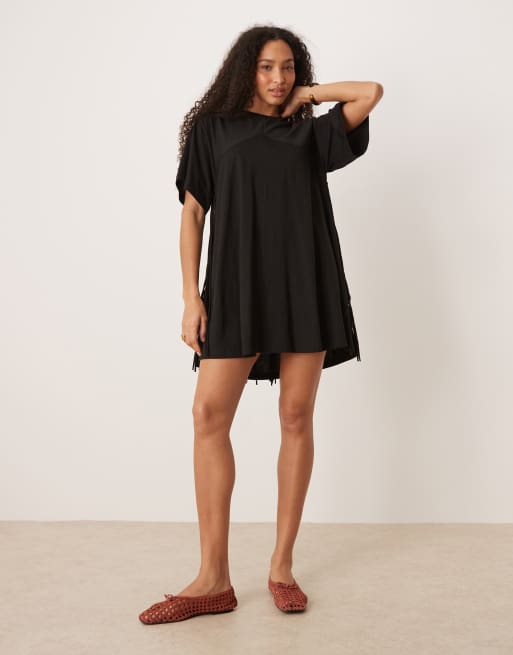 ASOS DESIGN - Vestito stile t-shirt svasato nero con frange sul retro, 2 di 4