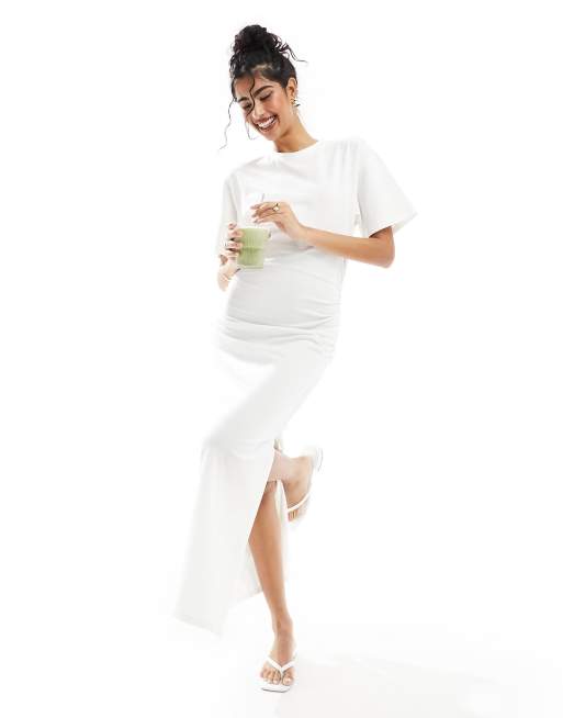 ASOS DESIGN - Vestito t-shirt bianco sporco girocollo con arricciature sui lati e gonna al polpaccio