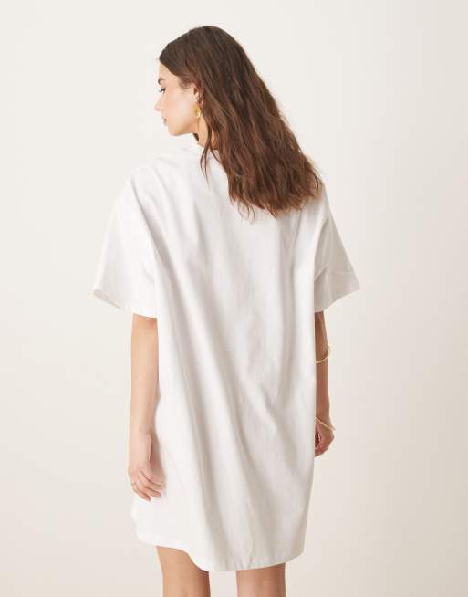 ASOS DESIGN - Vestito T-shirt corto oversize con stampa di fragole, 3 di 4