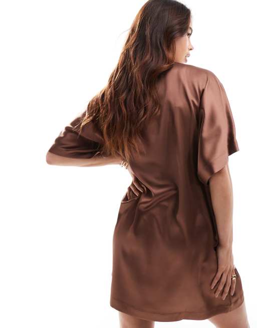 ASOS DESIGN - Vestito T-shirt oversize in raso color cuoio, 4 di 4