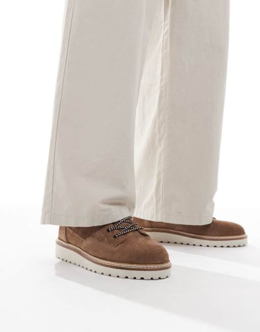 ASOS DESIGN - Veterlaarzen van suède met veters in hikerstijl in stone, 3 van 4