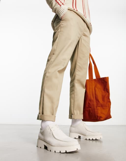 ASOS DESIGN - Veterschoenen met schortnaaddetail van imitatiesuède in stone