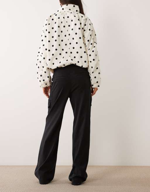 ASOS DESIGN vida cargobyxor i svart, 3 av 5