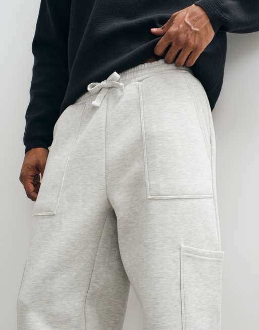 ASOS DESIGN vida cargojoggers i scubaliknande tyg med påsydda fickor i ljusgrå melerad, 3 av 5