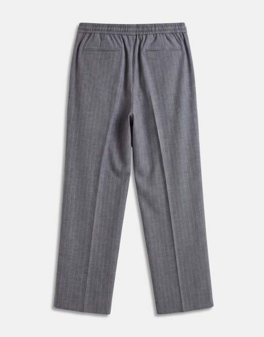 ASOS DESIGN vida kostymbyxor med elastisk midja i fiskbensmönstrad kolgrå rand, 8 av 10