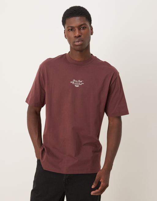 ASOS DESIGN – Vinröd, avslappnad t-shirt med blommigt emblem, 3 av 5