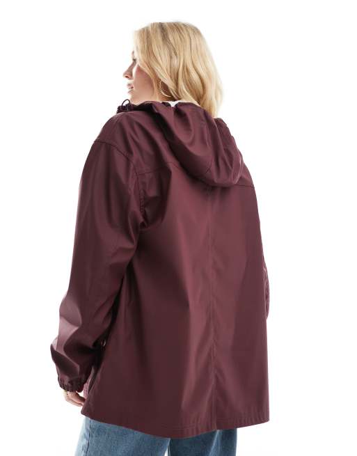 ASOS DESIGN – Vinröd, gummerad regnkappa, 3 av 4