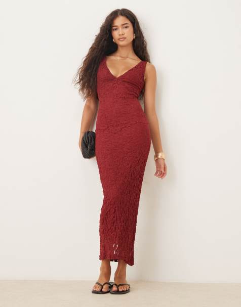 ASOS DESIGN – Vinröd maxiklänning i spets med v-ringning - view 1