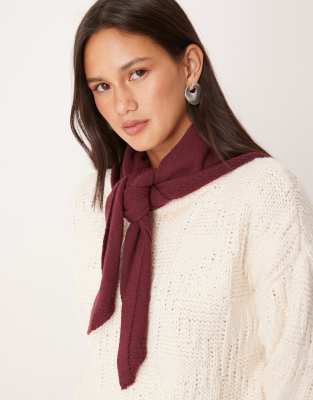 ASOS DESIGN – Vinröd, stickad scarf i trekantsdesign | ASOS