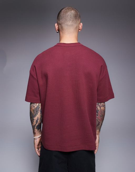 ASOS DESIGN – Vinröd, våfflad t-shirt i oversize och henleystil med boxig passform , 2 av 4