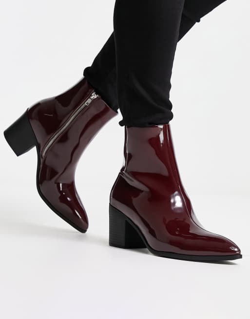 ASOS DESIGN – Vinröda chelseaboots i lackad läderimitation med kontrasterande sula och klack