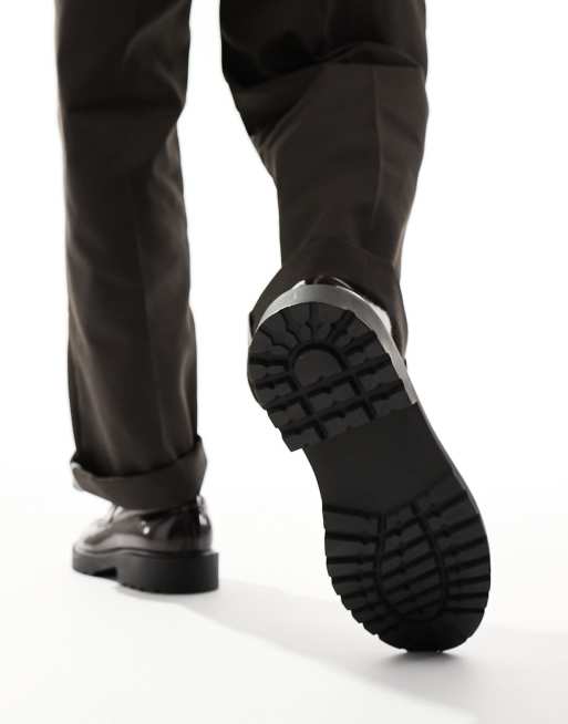 ASOS DESIGN – Vinröda, grova loafers med tofsar i läderimitation, 2 av 4