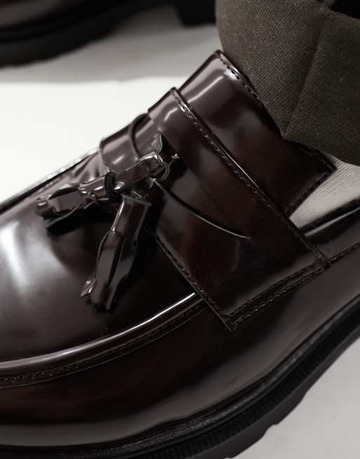 ASOS DESIGN – Vinröda, grova loafers med tofsar i läderimitation, 3 av 4