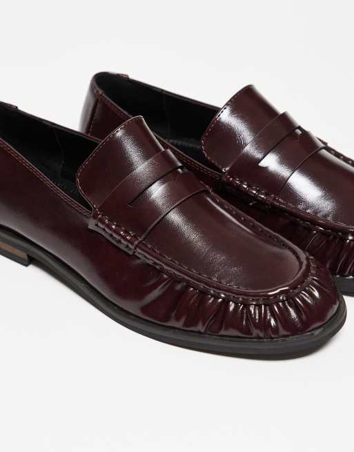 ASOS DESIGN – Vinröda pennyloafers med rynkning, 2 av 3