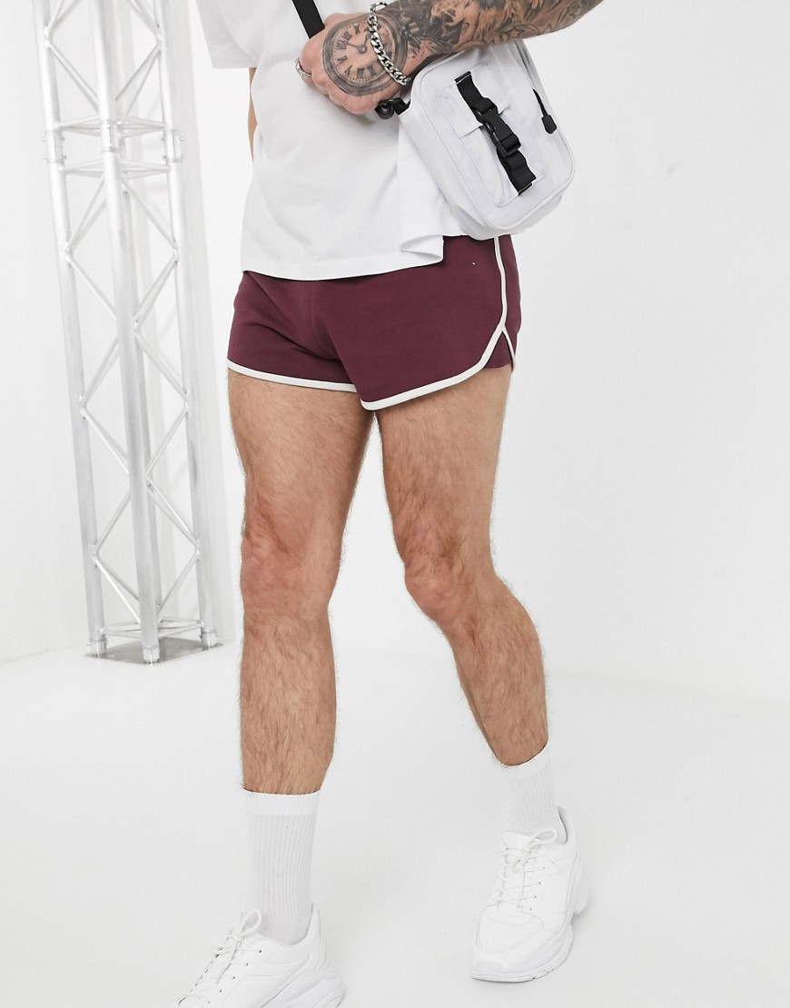 ASOS DESIGN – Vinröda, superkorta shorts i löpardesign