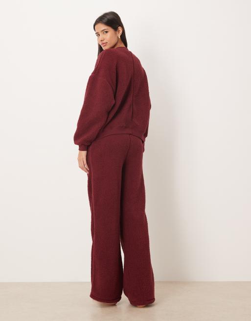 ASOS DESIGN – Vinrött, mysigt loungeset med rundringad tröja och vida byxor, 3 av 4