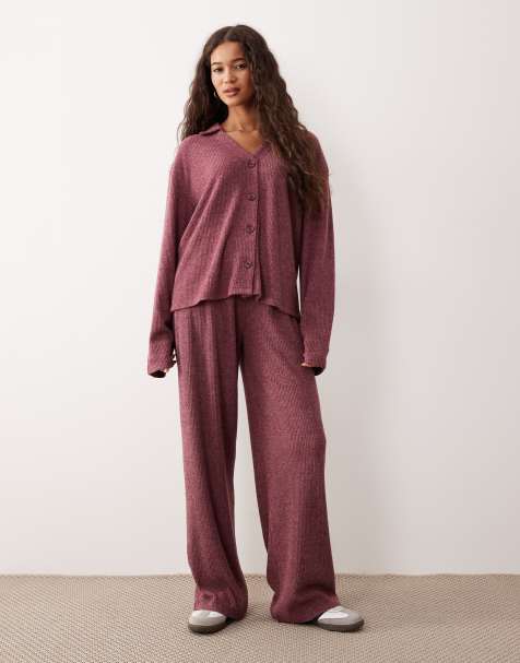ASOS DESIGN – Vinrött, ribbat set i supermjukt, borstat material - view 1