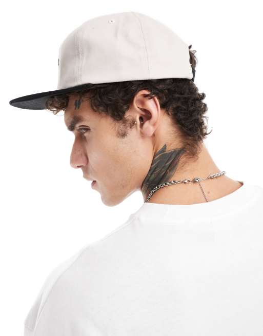 ASOS DESIGN Vintage Cappellino stile college skater écru con