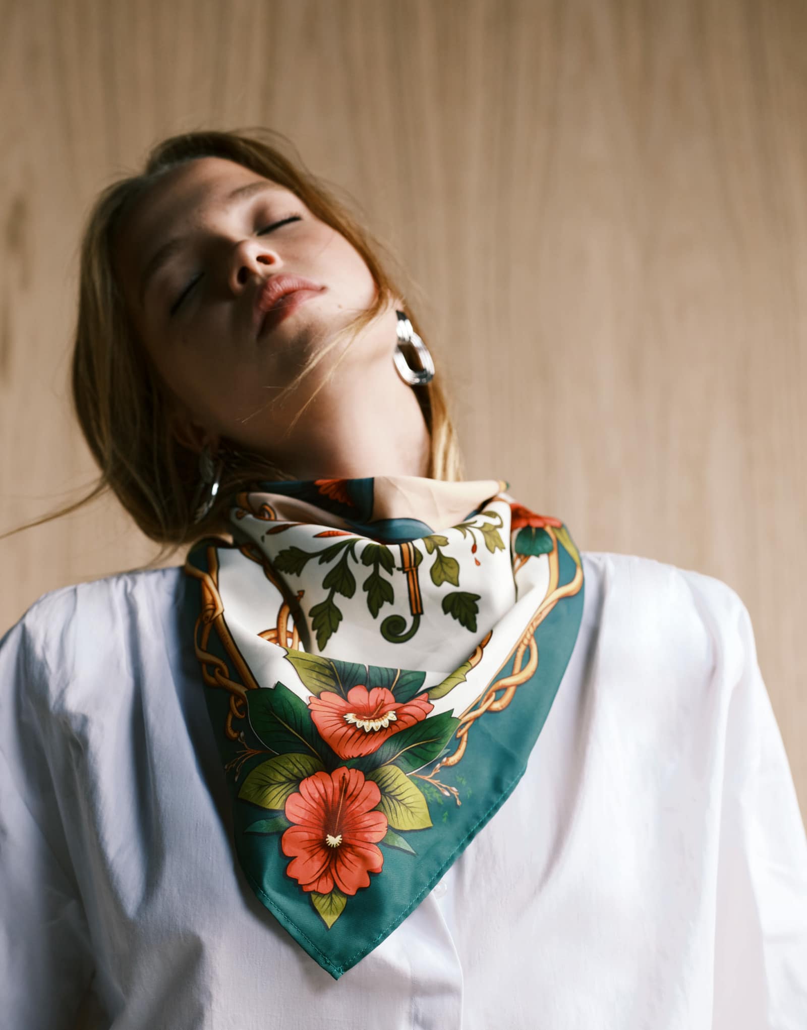 Головной платок ASOS DESIGN средней длины в винтажном стиле зеленого цвета multi