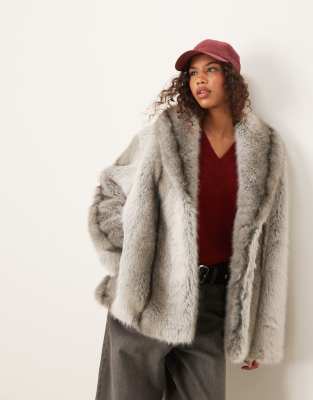 ASOS DESIGN – Vintage-Mantel aus Kunstpelz in gestreiftem Grau mit Kontraststreifen - view 1