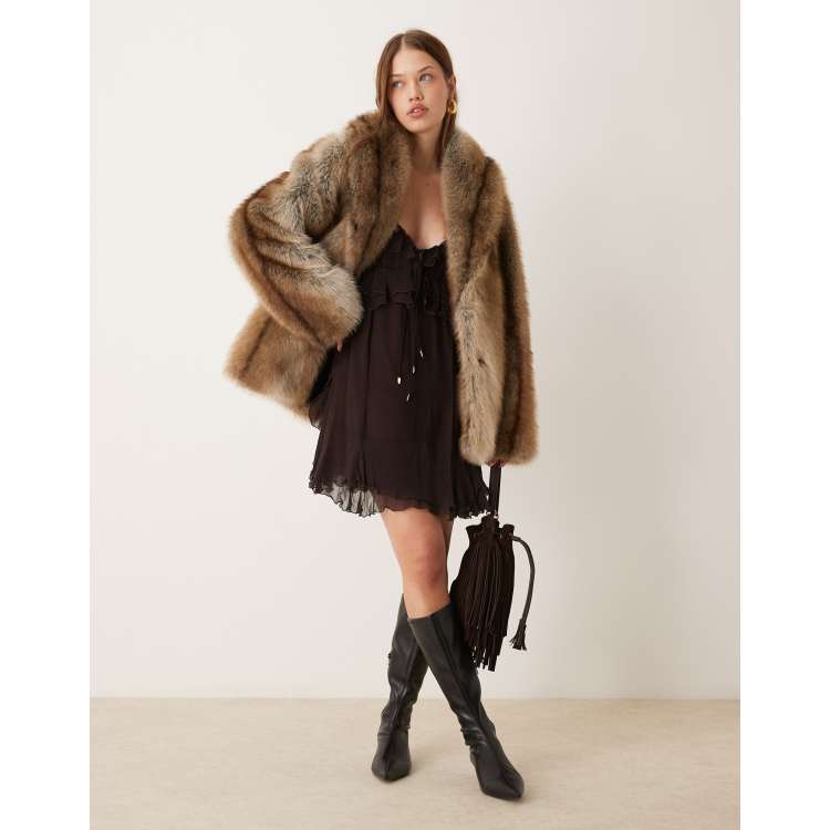 ASOS DESIGN Vintage Mantel aus Kunstpelz in Nerz Braun mit Kontraststreifen ASOS