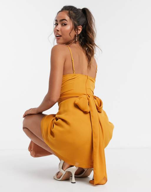 ASOS DESIGN - Vinterokkerfarvet slå-om-minikjole med camitop og bindebånd i taljen, 4 af 4